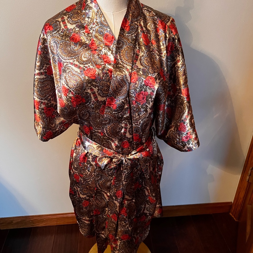 Vintage Kathryn Robe Kimono Large Silky Feel Fabric Side Slot Pockets Coral Rose